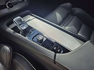 Volvo  T8 Ultra Bright Recharge Plug-In Hybrid AWD