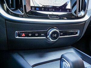 Volvo  B5 Ultimate Dark AWD