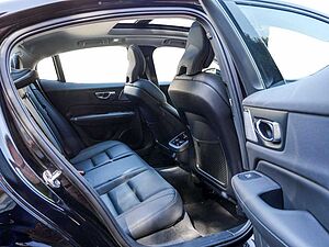 Volvo  B5 Ultimate Dark AWD