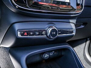Volvo  B4 Ultra Dark H/K HGSD ACC FACEL. LED
