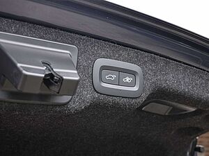 Volvo  T8 Ultimate Dark Recharge Plug-In Hybrid AWD