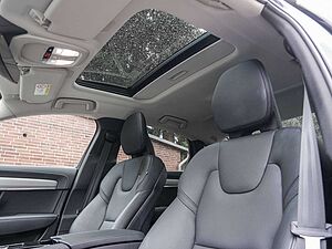 Volvo  T8 Ultimate Dark Recharge Plug-In Hybrid AWD