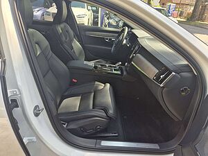 Volvo  T8 Ultimate Dark Recharge Plug-In Hybrid AWD
