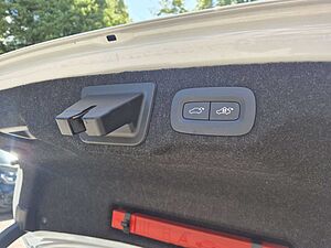 Volvo  T8 Ultimate Dark Recharge Plug-In Hybrid AWD