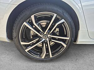 Volvo  T8 Ultimate Dark Recharge Plug-In Hybrid AWD