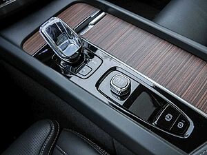 Volvo  T8 Plus Dark Recharge Plug-In Hybrid AWD