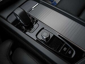 Volvo  T8 Plus Dark Recharge Plug-In Hybrid AWD