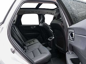 Volvo  T8 Plus Dark Recharge Plug-In Hybrid AWD