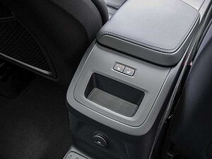 Volvo  T8 Plus Dark Recharge Plug-In Hybrid AWD