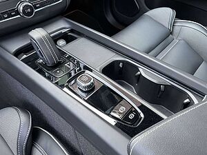Volvo  T6 AWD Recharge R-Design LONG RANGE | AHK | 360° |