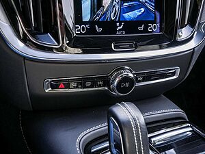 Volvo  T8 Recharge Plug-In Hybrid AWD Plus Dark