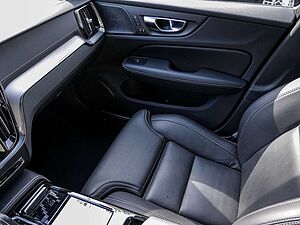 Volvo  T8 Recharge Plug-In Hybrid AWD Plus Dark