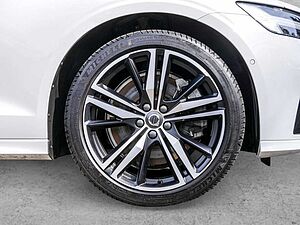 Volvo  T8 Recharge Plug-In Hybrid AWD Plus Dark