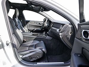 Volvo  T8 Recharge Plug-In Hybrid AWD Plus Dark
