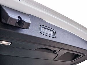 Volvo  T8 Recharge Plug-In Hybrid AWD Plus Dark