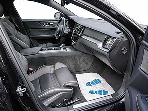 Volvo  B5 Ultimate Dark AWD SHZ H/K HGSD HUD LED