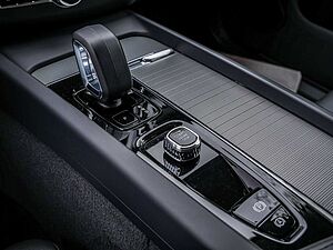 Volvo  Recharge T6 AWD Plus Dark LED PANO 360°