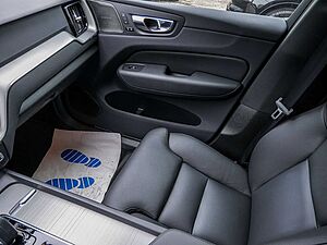 Volvo  Recharge T6 AWD Plus Dark LED PANO 360°