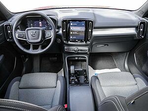 Volvo  B4 Plus Dark H/K HGSD NAVI FACEL. LED