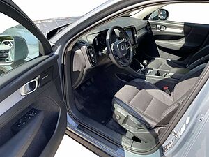 Volvo  T3 Momentum Pro KAMERA | HARMAN/KARDON | WINTER-PA
