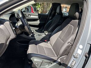Volvo  T3 Momentum Pro KAMERA | HARMAN/KARDON | WINTER-PA