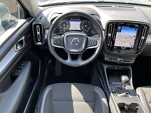 Volvo  T3 Momentum Pro KAMERA | HARMAN/KARDON | WINTER-PA