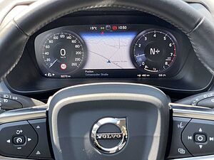 Volvo  T3 Momentum Pro KAMERA | HARMAN/KARDON | WINTER-PA