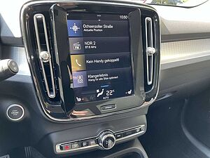Volvo  T3 Momentum Pro KAMERA | HARMAN/KARDON | WINTER-PA