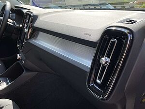 Volvo  T3 Momentum Pro KAMERA | HARMAN/KARDON | WINTER-PA