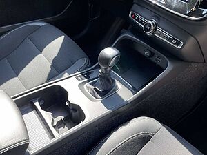 Volvo  T3 Momentum Pro KAMERA | HARMAN/KARDON | WINTER-PA