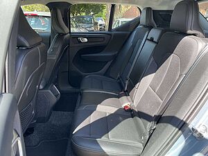 Volvo  T3 Momentum Pro KAMERA | HARMAN/KARDON | WINTER-PA