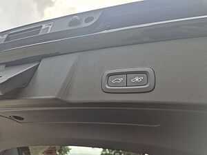 Volvo  Plus Recharge Pure Electric AHK | FACELIFT | 1. HD