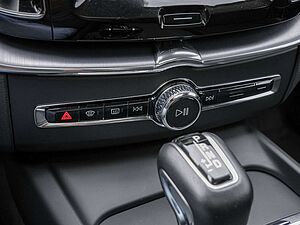 Volvo  D4 Geartronic Momentum