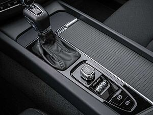 Volvo  D4 Geartronic Momentum
