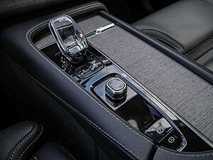 Volvo  T8 Ultimate Dark Recharge Plug-In Hybrid AWD