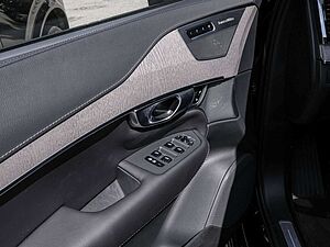Volvo  T8 Ultimate Dark Recharge Plug-In Hybrid AWD