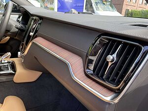 Volvo  Kombi T6 Ultra Dark Recharge Plug-In Hybrid AWD
