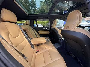 Volvo  Kombi T6 Ultra Dark Recharge Plug-In Hybrid AWD