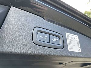 Volvo  Kombi T6 Ultra Dark Recharge Plug-In Hybrid AWD