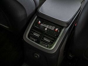 Volvo  T8 Plus Bright Recharge Plug-In Hybrid AWD