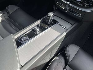 Volvo  T6 R Design Recharge Plug-In Hybrid AWD