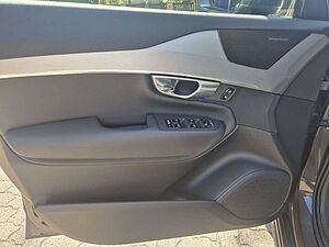 Volvo  T8 Core Recharge Plug-In Hybrid AWD ACC