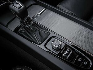 Volvo  T4 Geartronic R-Design HUD LED PANO 360°