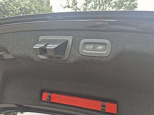 Volvo  T8 Ultimate Dark Recharge Plug-In Hybrid AWD