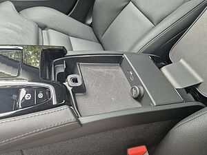 Volvo  T8 Ultimate Dark Recharge Plug-In Hybrid AWD