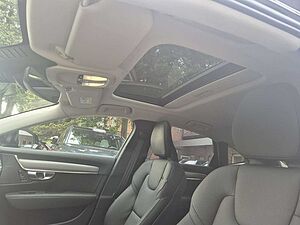 Volvo  T8 Ultimate Dark Recharge Plug-In Hybrid AWD