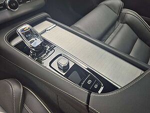 Volvo  T8 Plus Bright Recharge Plug-In Hybrid AWD