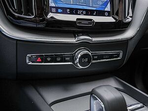 Volvo  T6 AWD Recharge Plug-In Hybrid R-Design