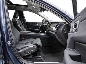 Volvo  T6 AWD Recharge Plug-In Hybrid R-Design