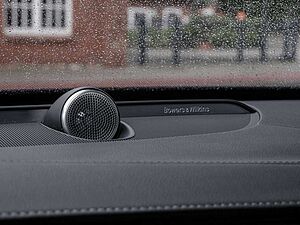 Volvo  T8 AWD Recharge Plug-In Hybrid R-Design